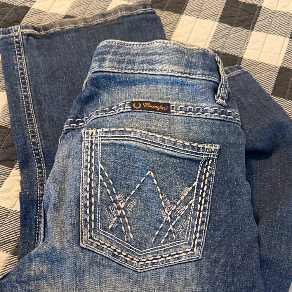 Wrangler Women's Classic Blue Boot Cut Jeans 7x34